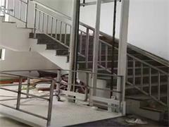 <b>單跨導(dǎo)軌式貨梯</b>